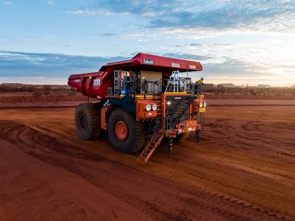 HITACHI DRIVING SMALL-1